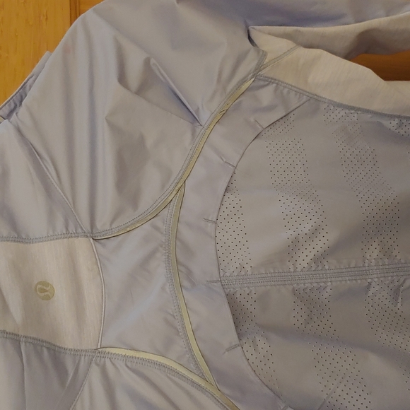Lululemon Light Blue Running Jacket Like New - Picture 6 of 6